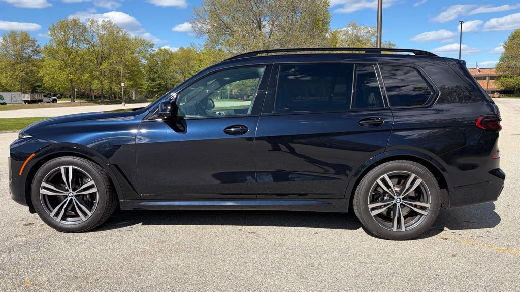 Used 2024 BMW X7 M60i w/ Climate Comfort Package AWD/4WD image 2