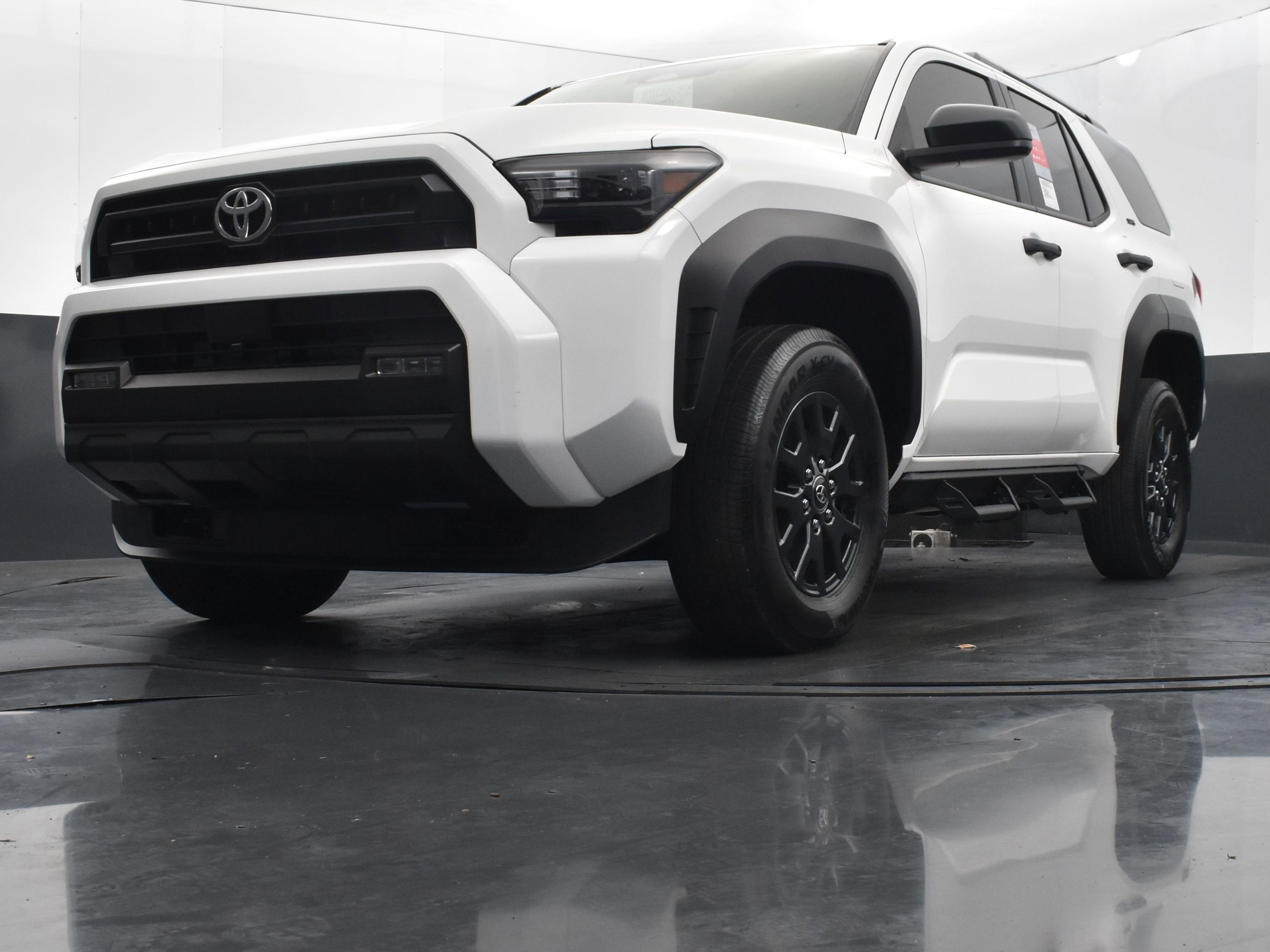Used 2025 Toyota 4Runner SR5 AWD/4WD image 35