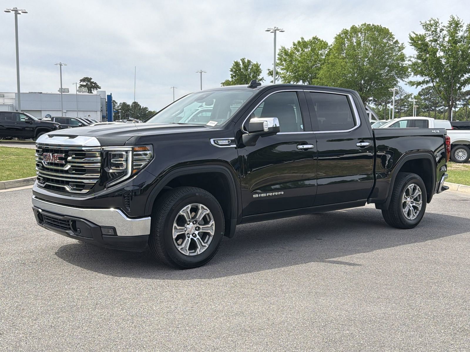 Used 2024 GMC Sierra 1500 SLT AWD/4WD image 5