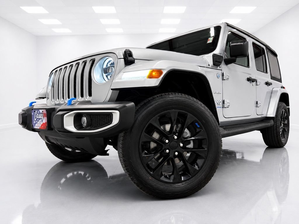 Used 2023 Jeep Wrangler Unlimited Sahara w/ Cold Weather Group AWD/4WD image 4