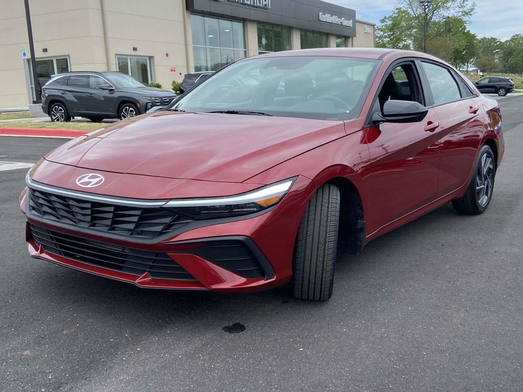 Used 2025 Hyundai Elantra Sport image 7