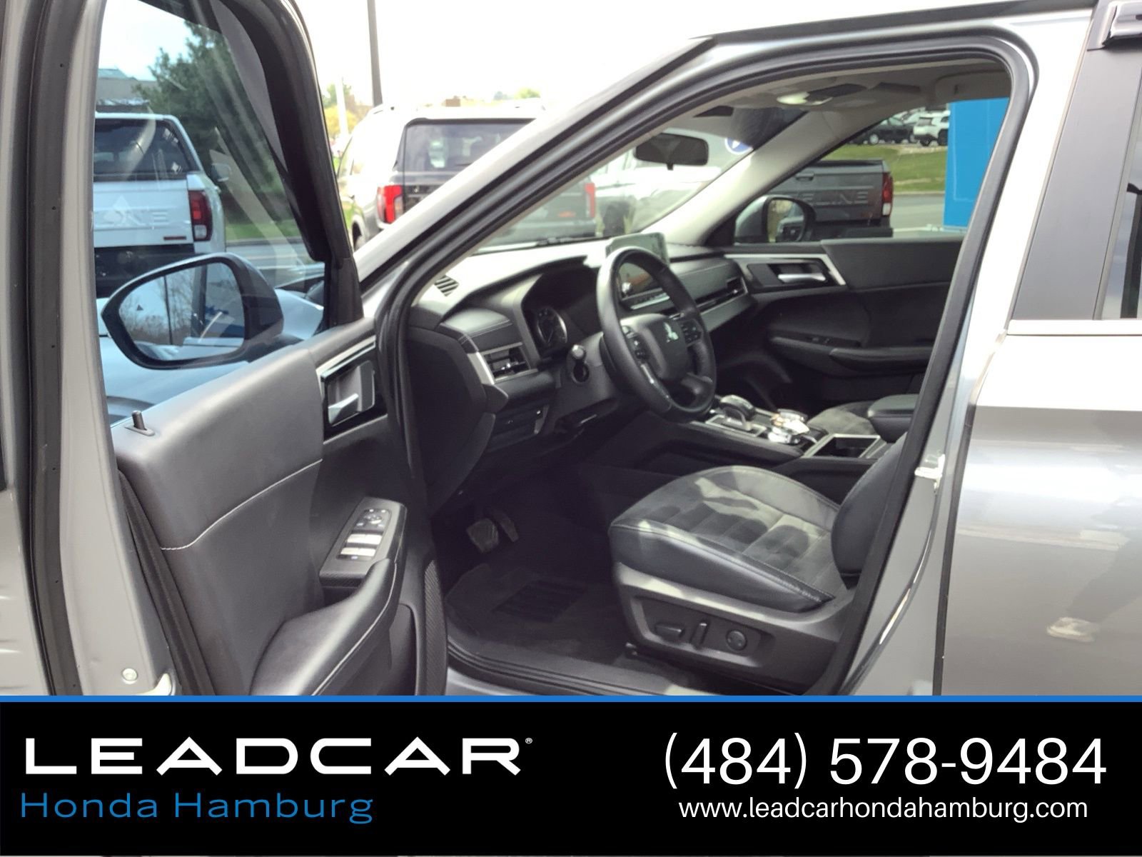 Used 2022 Mitsubishi Outlander SE image 11