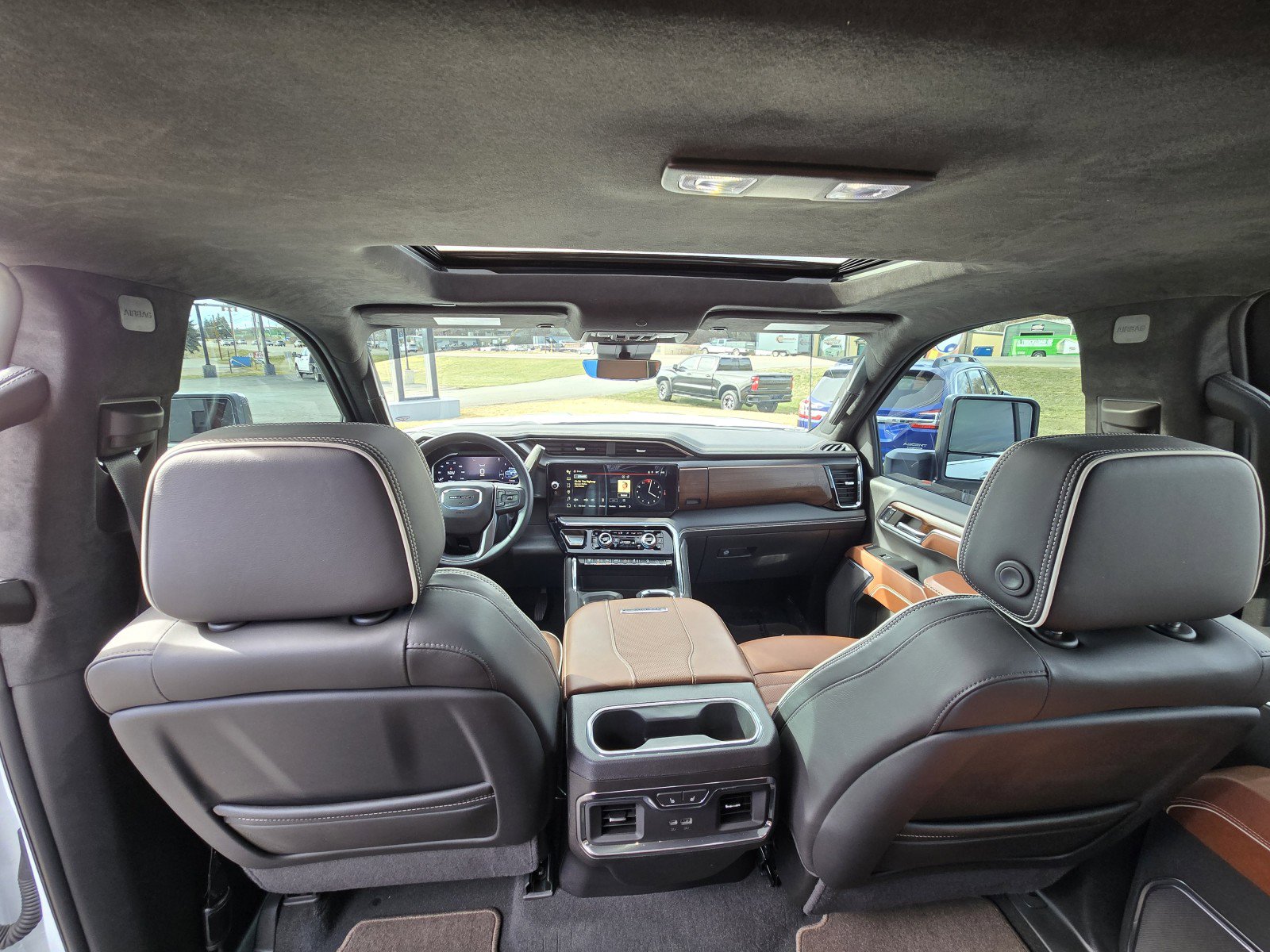 Used 2024 GMC Sierra 2500 Denali Ultimate image 16