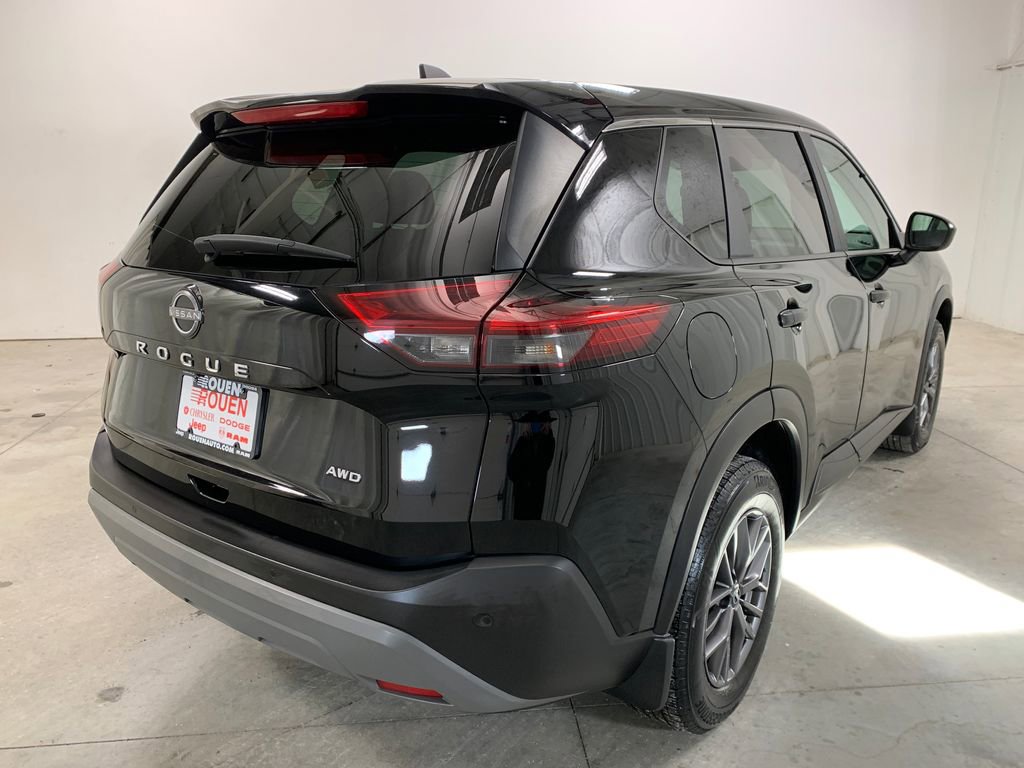 Used 2023 Nissan Rogue S image 9