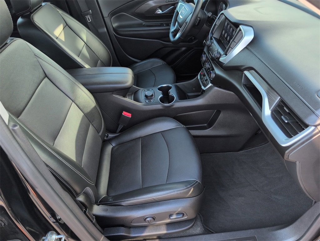 Used 2024 GMC Terrain SLT image 31