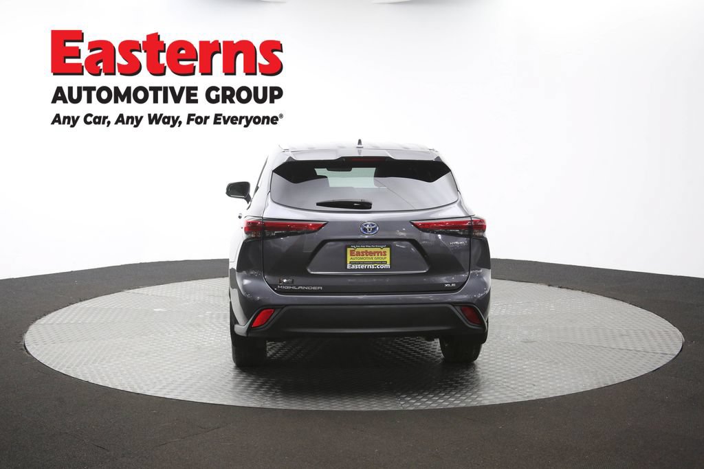 Used 2022 Toyota Highlander XLE AWD/4WD image 38