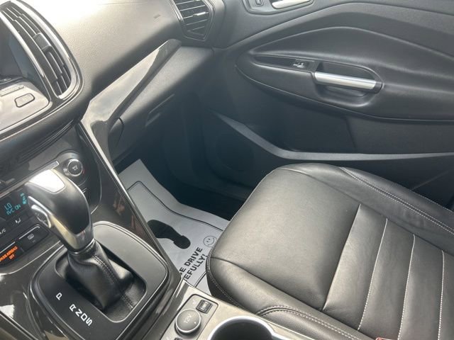 Used 2016 Ford Escape Titanium w/ Equipment Group 301A AWD/4WD image 22