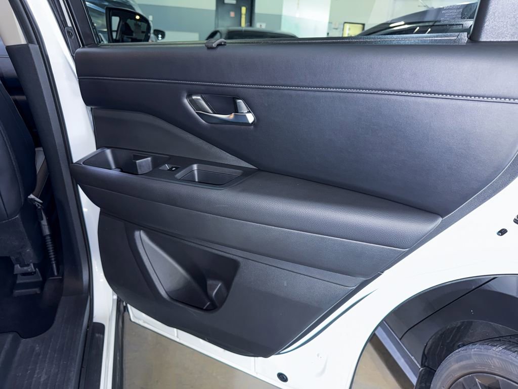 Certified 2024 Nissan Pathfinder SL image 43