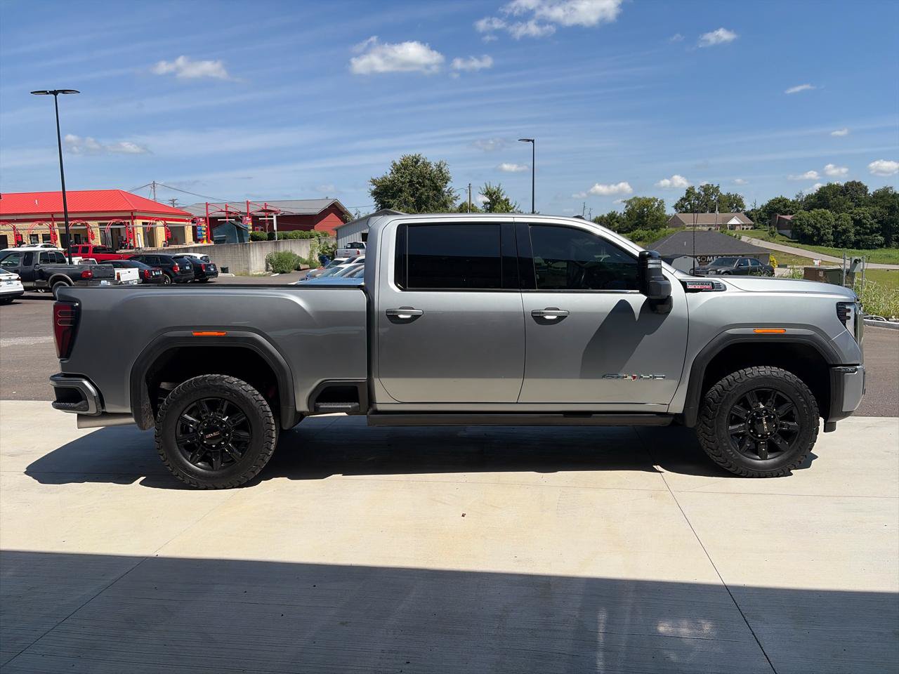Used 2024 GMC Sierra 2500 AT4 w/ AT4 Premium Plus Package AWD/4WD image 6