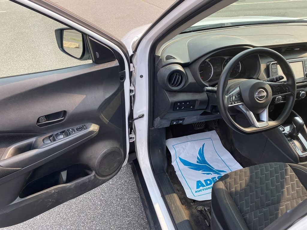 Used 2022 Nissan Kicks S image 10