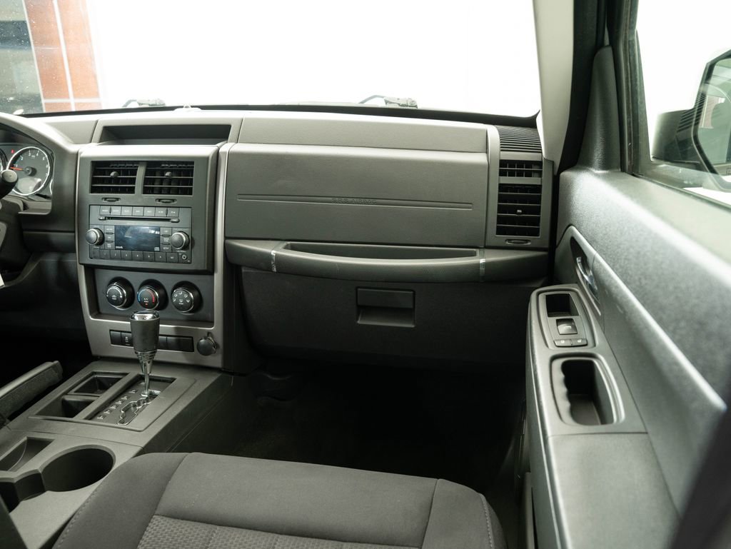 Used 2012 Jeep Liberty Sport RWD image 41