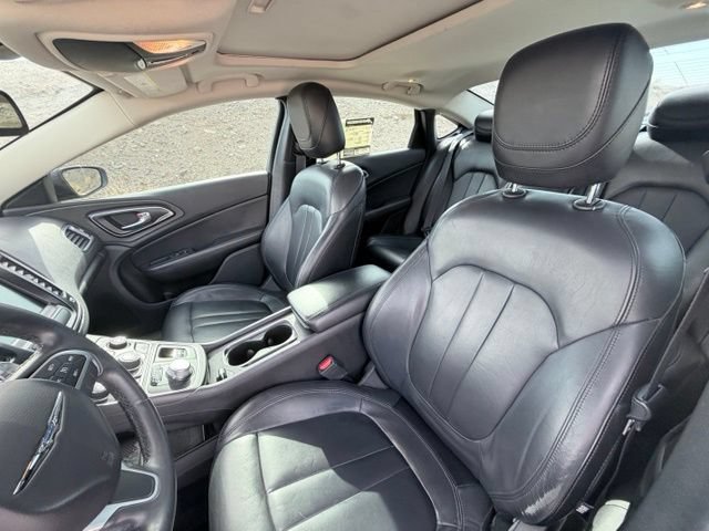 Used 2017 Chrysler 200 Limited Platinum w/ Comfort & Convenience Group FWD image 22