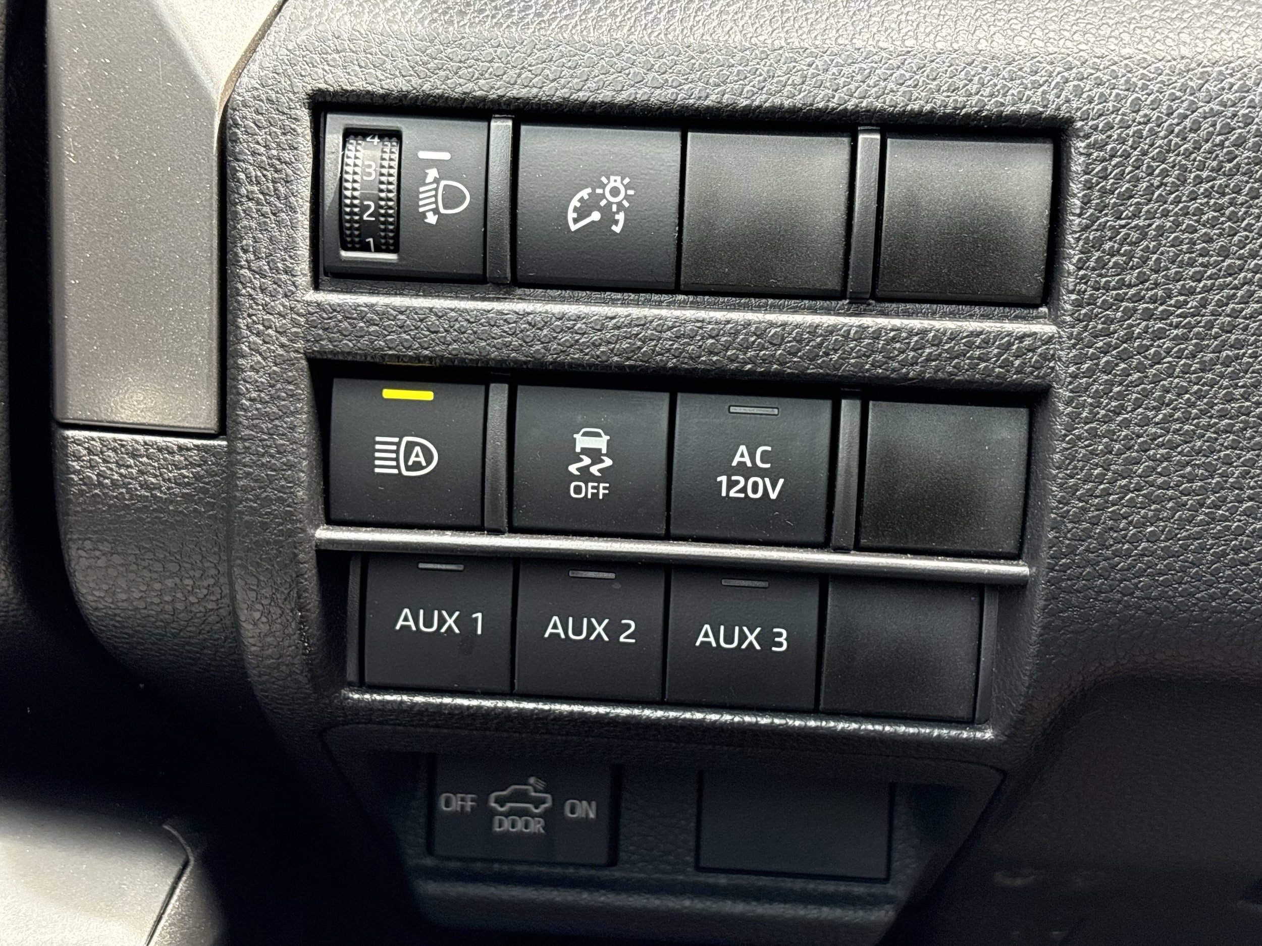Used 2024 Toyota Tacoma TRD Off-Road w/ TRD Off Road Upgrade Package AWD/4WD image 17