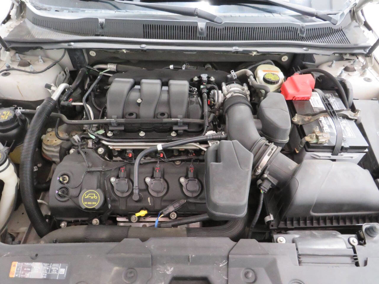 Used 2015 Ford Taurus SEL w/ Equipment Group 201A FWD image 27