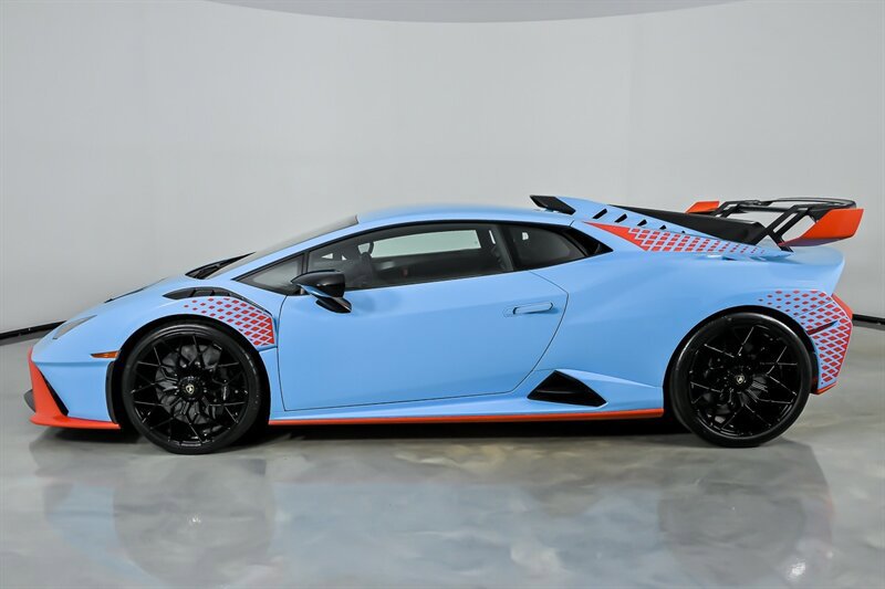 Used 2022 Lamborghini Huracan STO RWD image 9