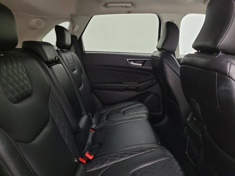 Used 2024 Ford Edge Titanium image 19