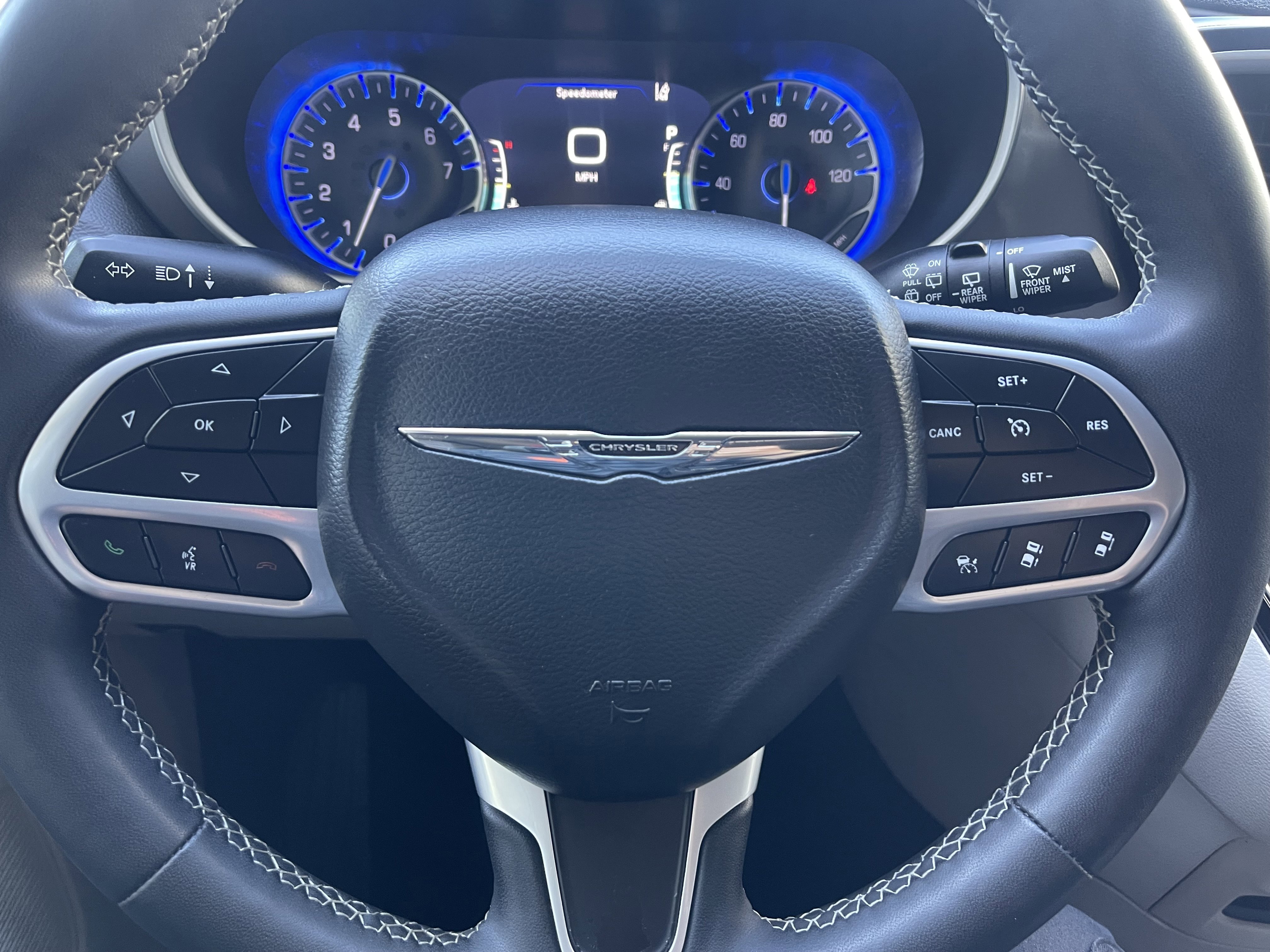 Used 2023 Chrysler Pacifica Touring-L FWD image 34
