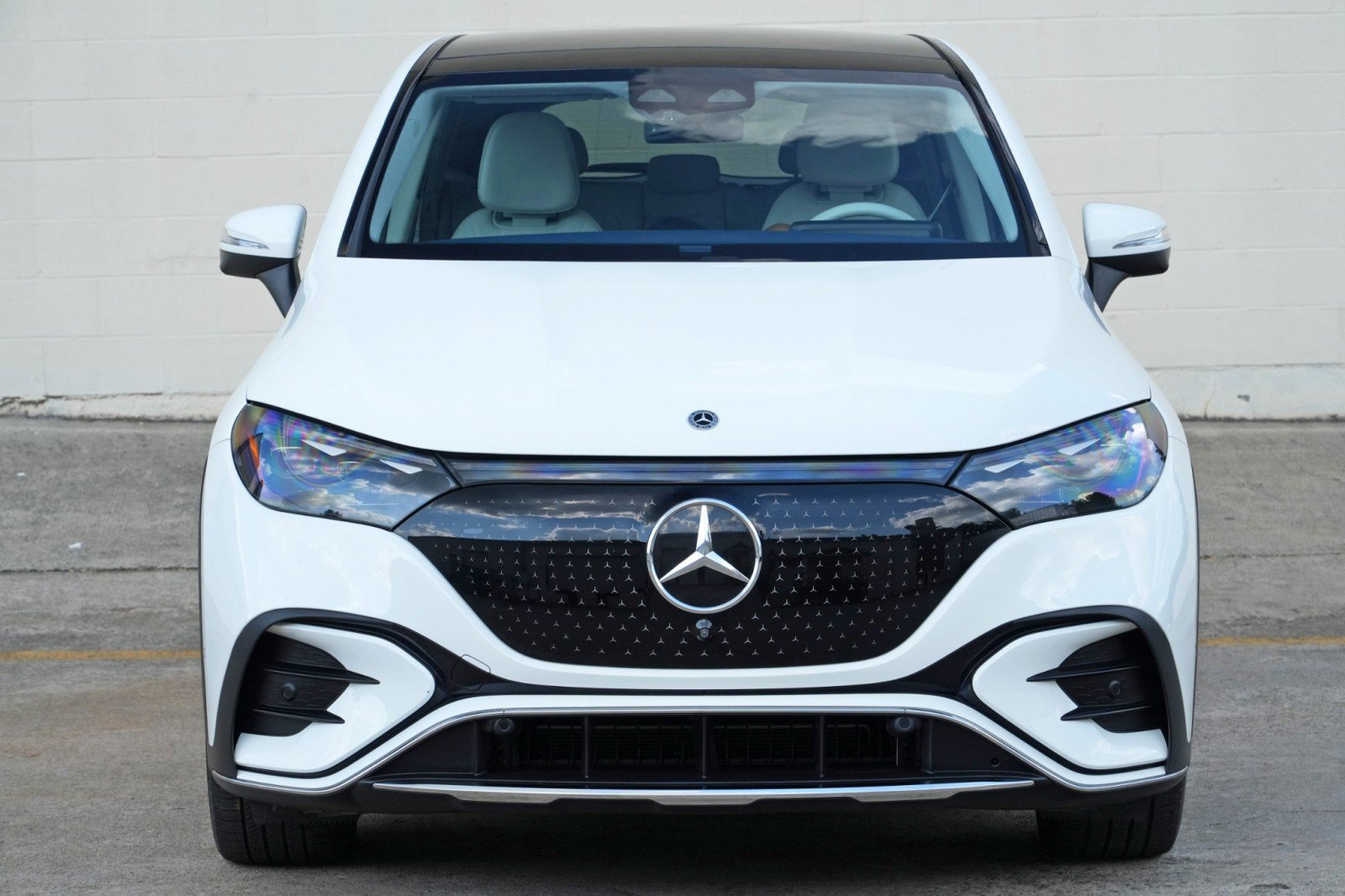 Used 2023 Mercedes-Benz EQE 500 4MATIC SUV w/ Exclusive Trim Package image 45