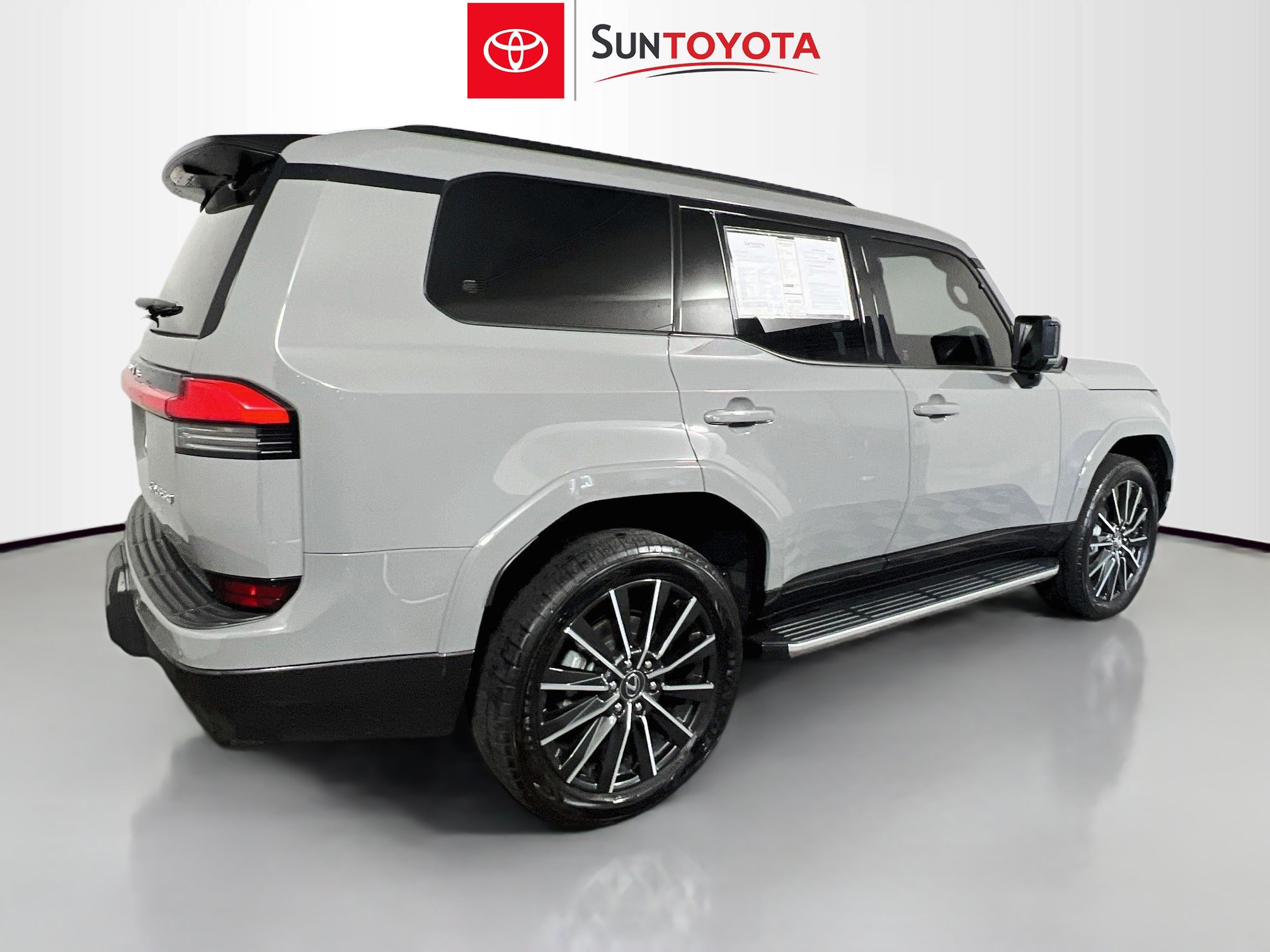 Used 2024 Lexus GX 550 w/ Accessory Package (Z1) AWD/4WD image 4