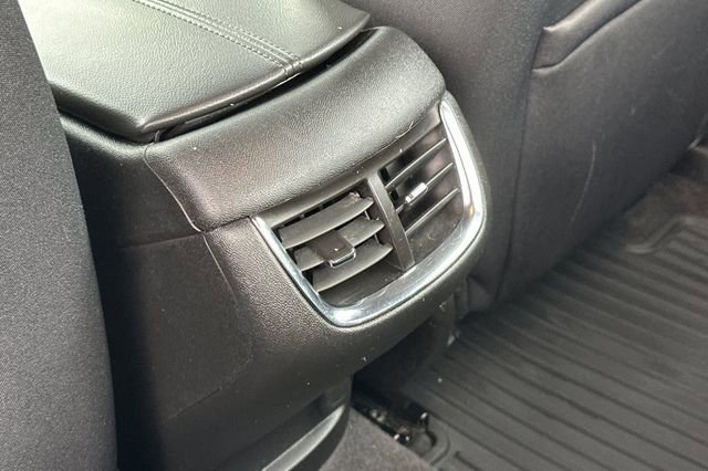 Used 2022 Chevrolet Malibu LT image 14