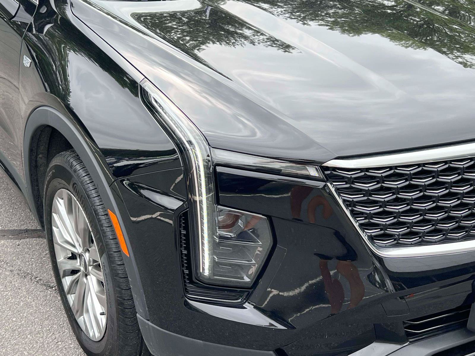 Used 2025 Cadillac XT4 Premium Luxury AWD/4WD image 7