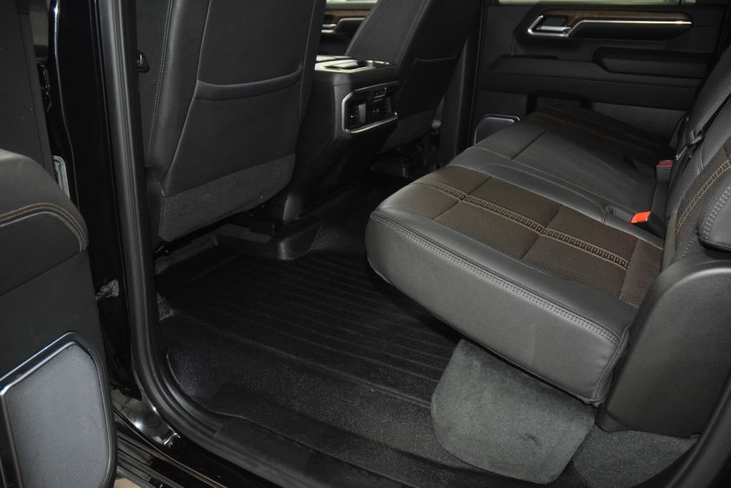 Used 2024 Chevrolet Silverado 3500 High Country w/ Technology Package AWD/4WD image 46