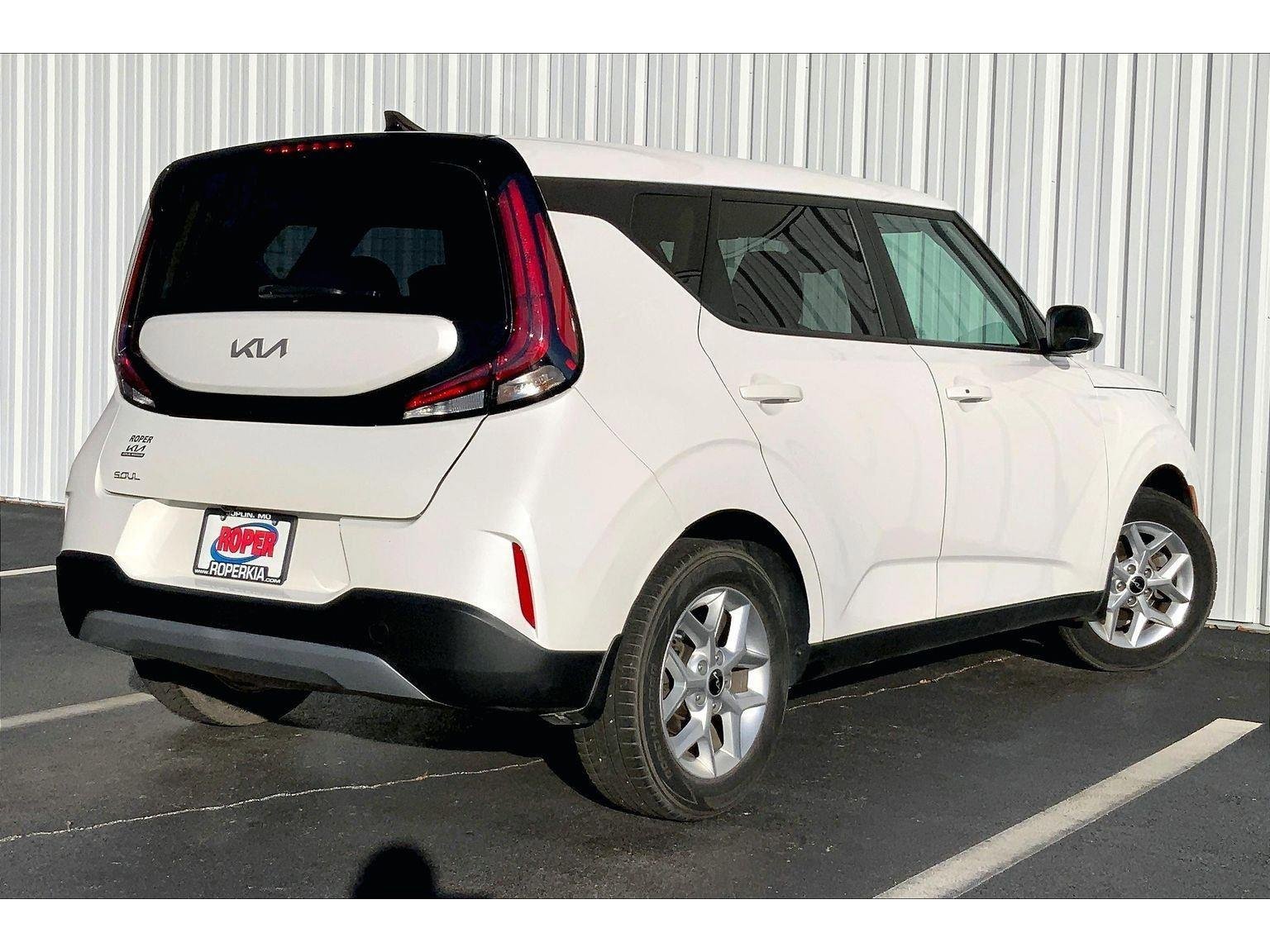 Used 2023 Kia Soul S image 11
