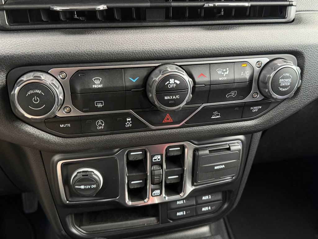 Used 2024 Jeep Wrangler Unlimited Sport AWD/4WD image 24