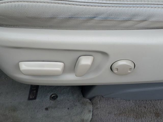 Used 2011 Toyota Sienna XLE image 13