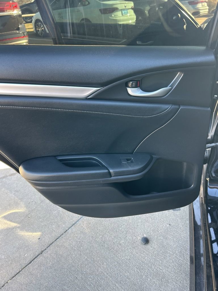 Used 2020 Honda Civic Touring image 11
