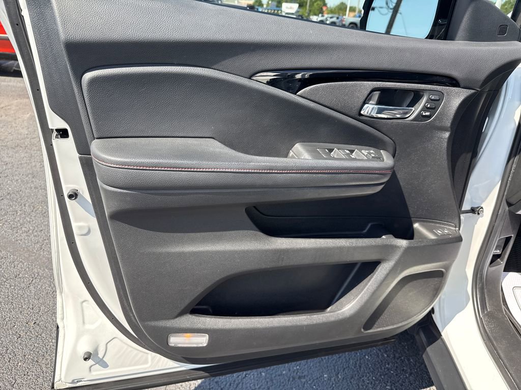 Used 2021 Honda Pilot Black Edition image 12