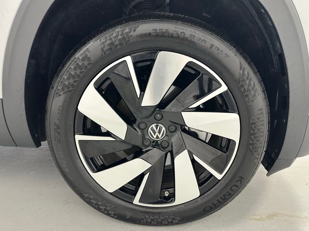 Used 2025 Volkswagen Atlas Cross Sport SE image 61