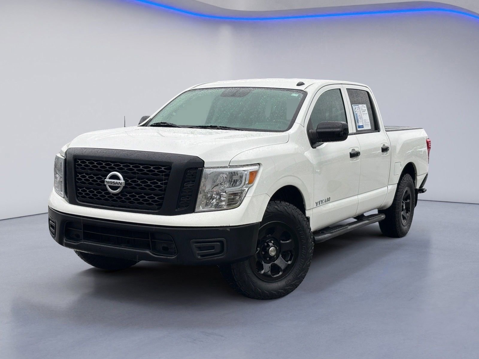 Used 2019 Nissan Titan S AWD/4WD image 2