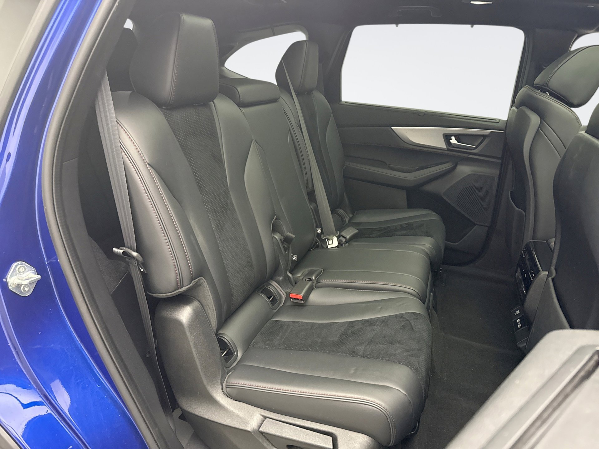 Used 2023 Acura MDX A-Spec image 18