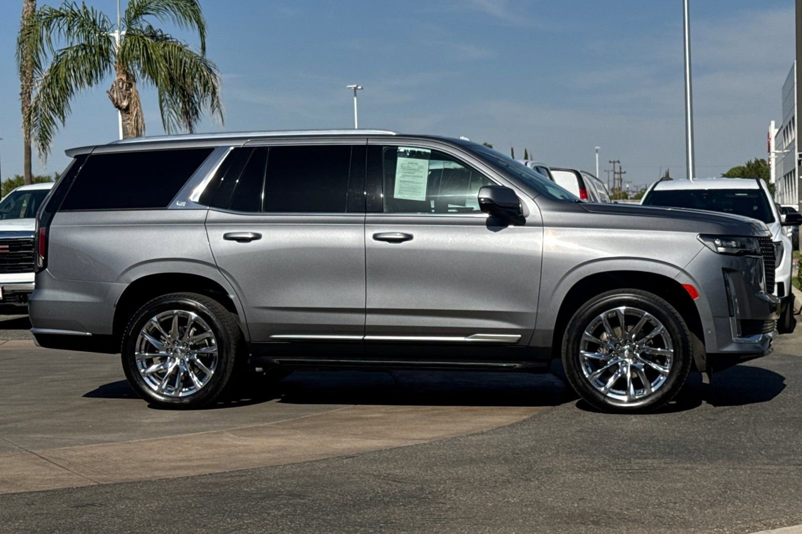 Certified 2021 Cadillac Escalade Premium Luxury w/ LPO, Radiant Package AWD/4WD image 3