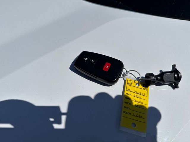 Used 2024 Toyota RAV4 XLE AWD/4WD image 11