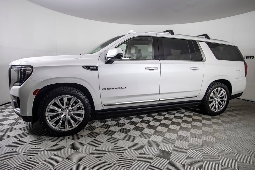 Used 2023 GMC Yukon XL Denali w/ Denali Reserve Package AWD/4WD image 10