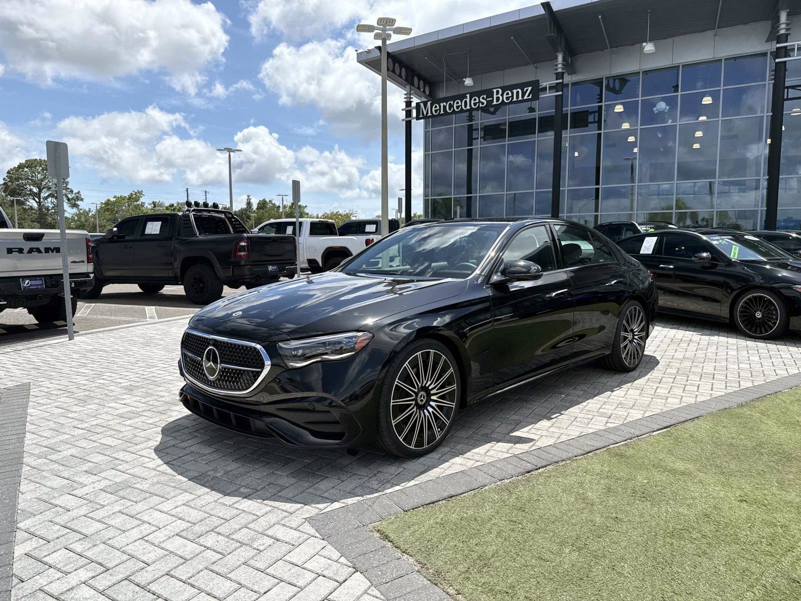 New 2026 Mercedes-Benz E 450 4MATIC Sedan image 2