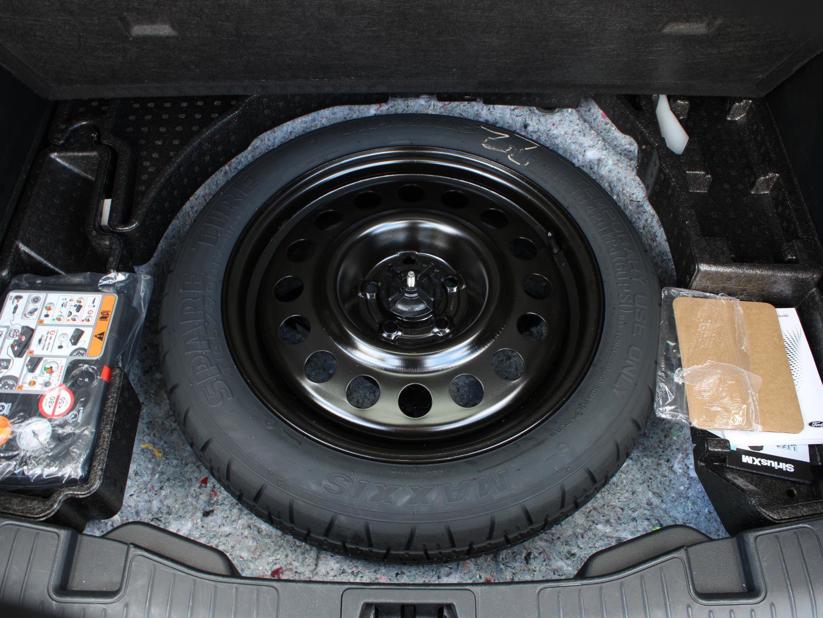 Used 2025 Ford Escape ST-Line Select AWD/4WD image 9