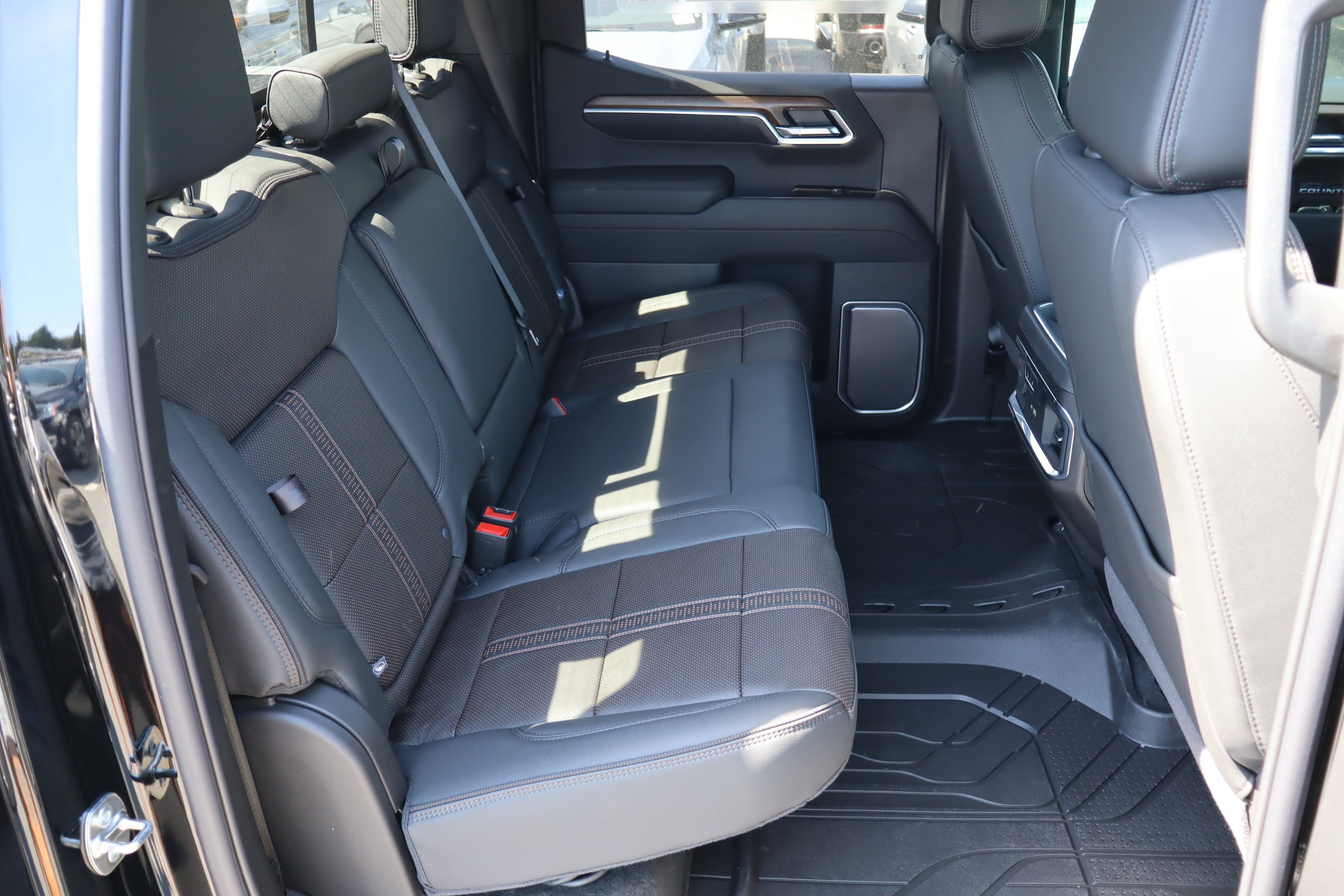 New 2026 Chevrolet Silverado 1500 High Country w/ High Country Premium Package AWD/4WD image 24