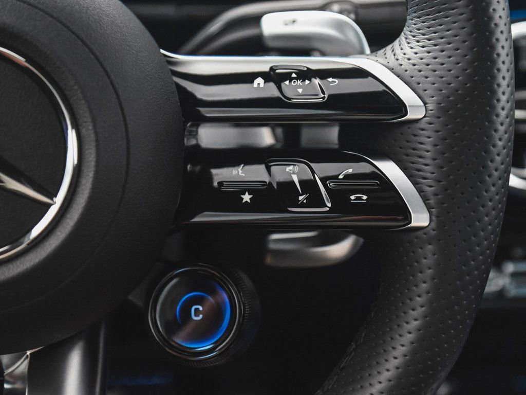 Used 2024 Mercedes-Benz GLA 35 AMG 4MATIC image 37