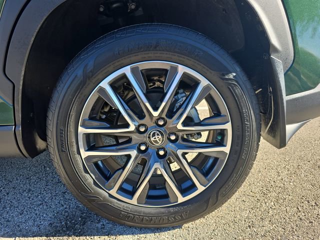 Certified 2026 Toyota Corolla Cross XLE image 34