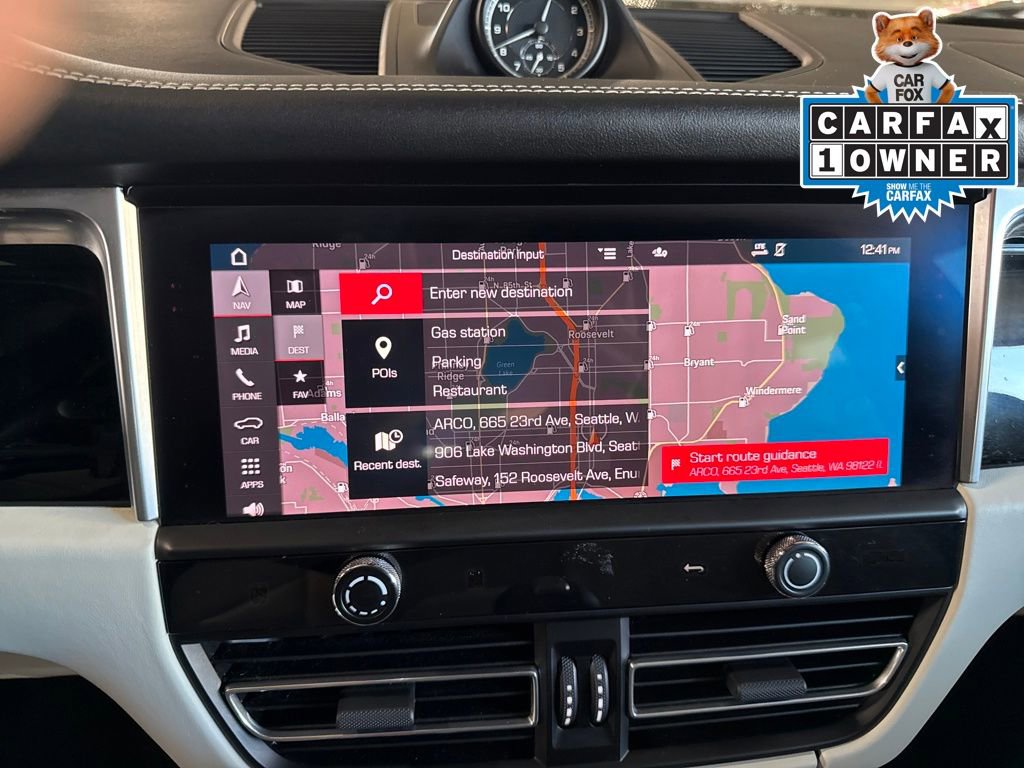 Used 2023 Porsche Macan Turbo image 22