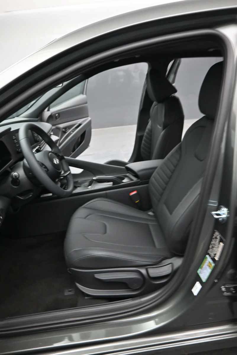 New 2026 Hyundai Elantra SEL Sport FWD image 20