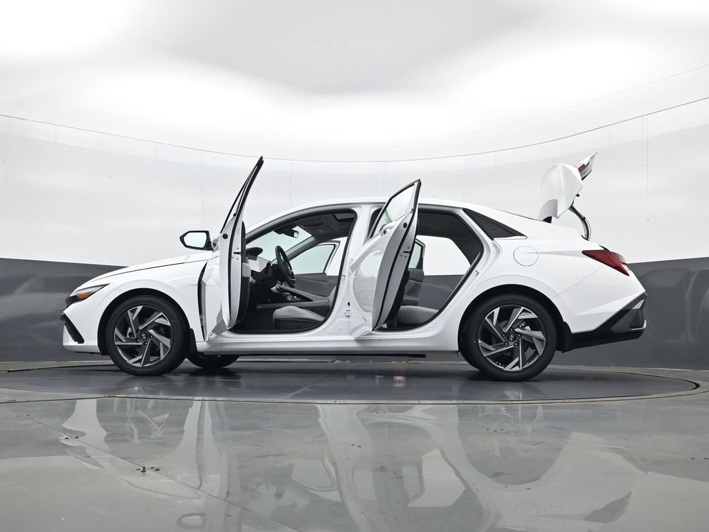 New 2026 Hyundai Elantra Limited FWD image 34