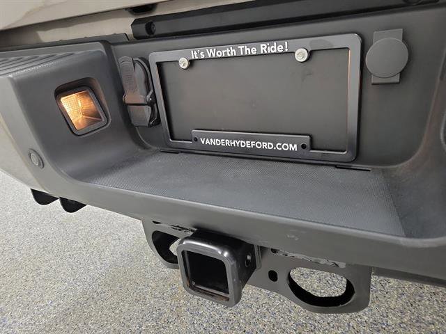 Used 2023 Ford F250 Lariat w/ Lariat Ultimate Package AWD/4WD image 11
