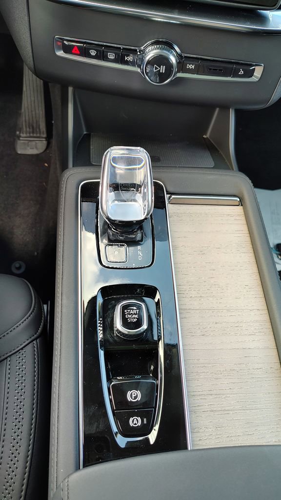 New 2026 Volvo XC90 B6 Plus w/ Protection Package Premier AWD/4WD image 22