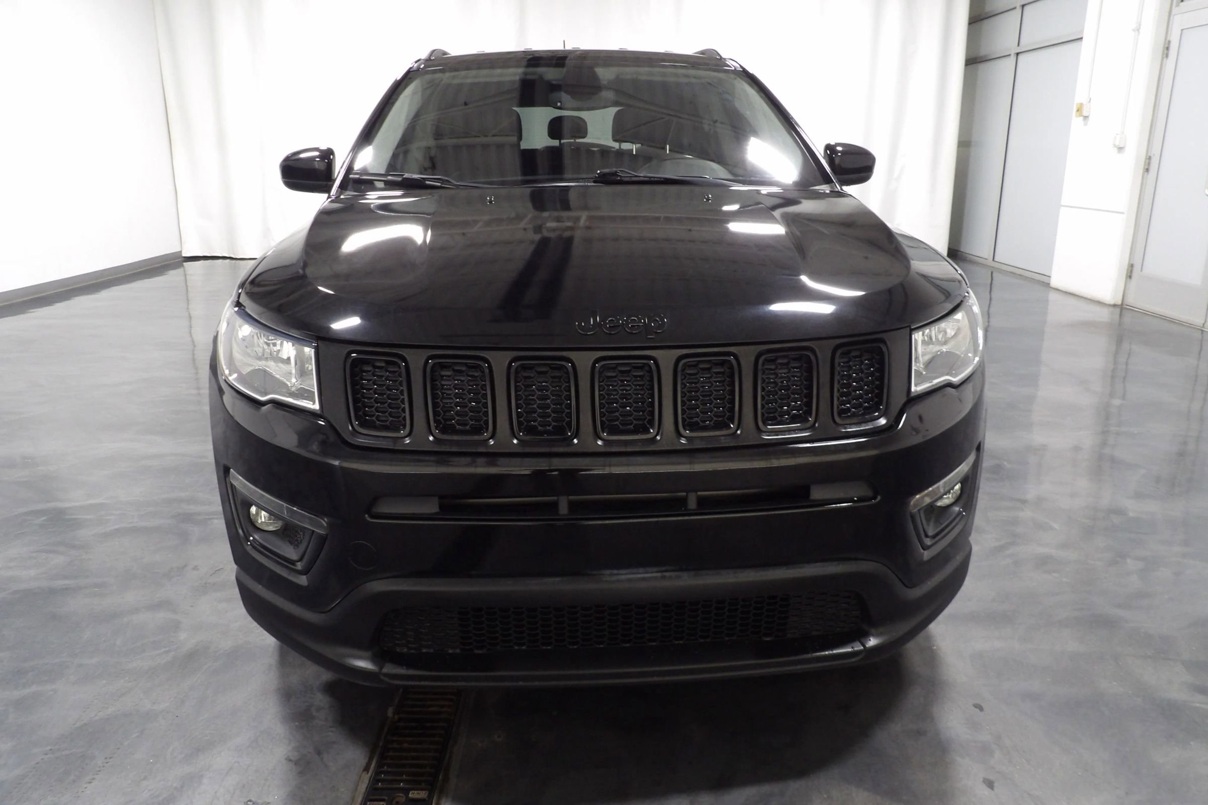 Used 2020 Jeep Compass Latitude FWD image 2