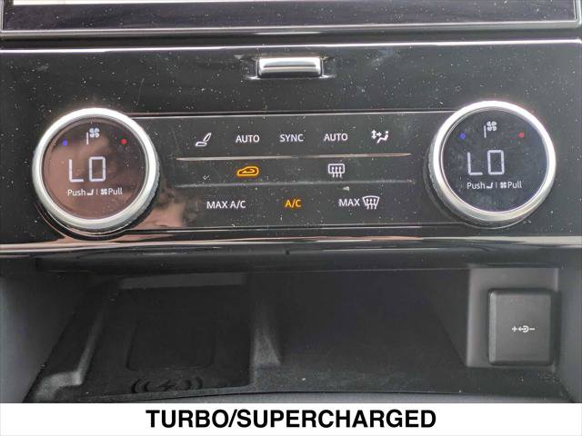 Used 2023 Land Rover Discovery HSE R-Dynamic AWD/4WD image 22