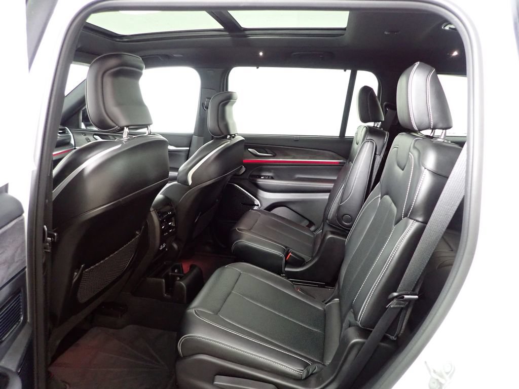 Used 2021 Jeep Grand Cherokee L Overland w/ Advanced Protech Group III AWD/4WD image 38